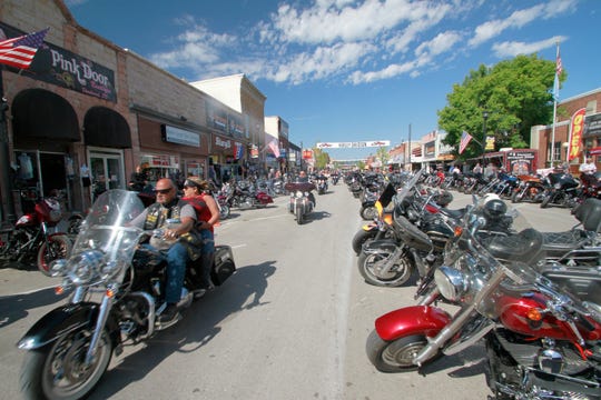 SD governor criticizes study suggesting Sturgis bike rally
led to 260,000 COVID-19 cases 1