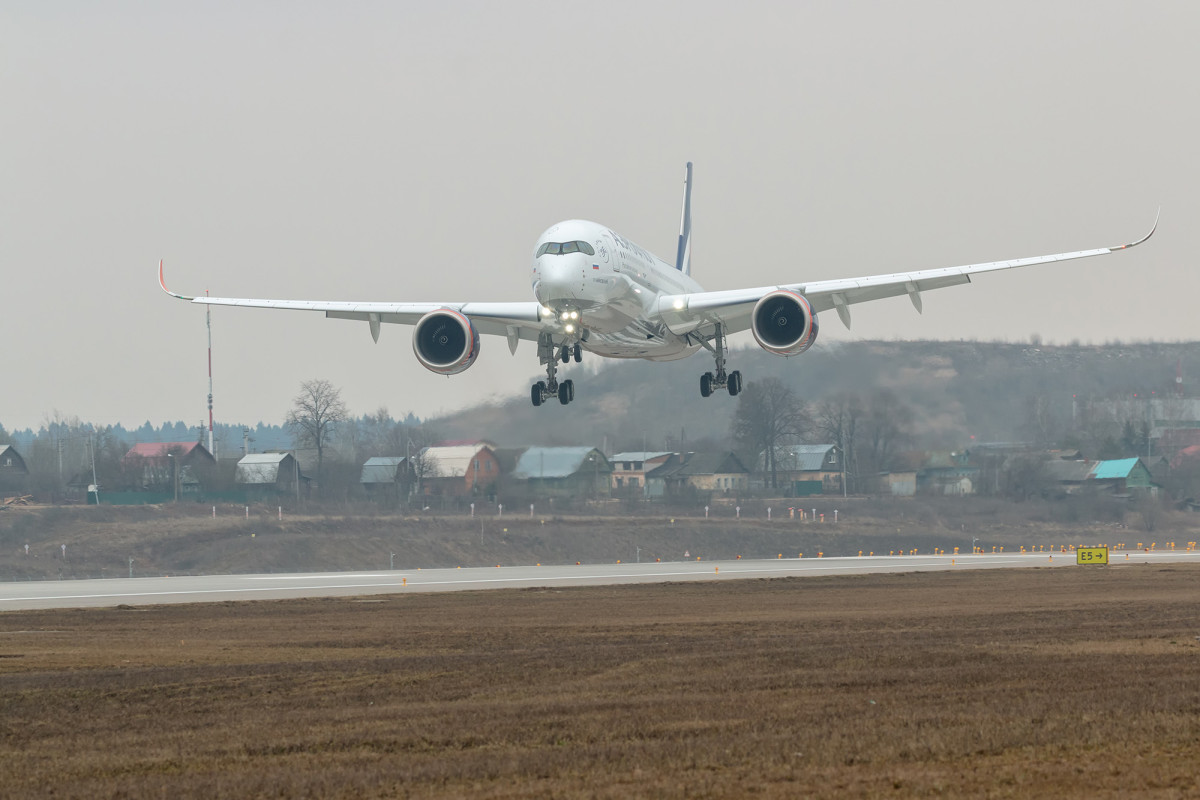 Coronavirus patient blocked from boarding Florida-bound
plane in Maine 1