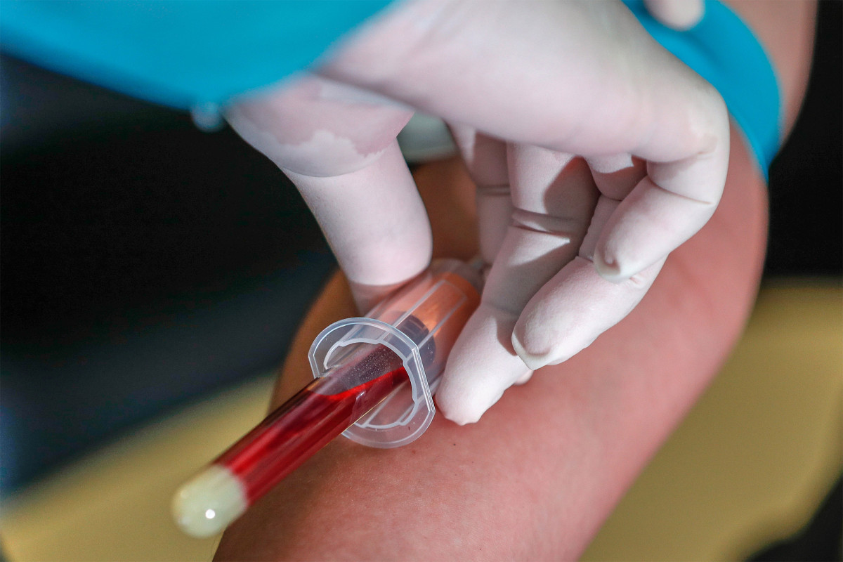 Large study shows COVID-19 antibodies last 4 months,
bolstering vaccine hopes 1