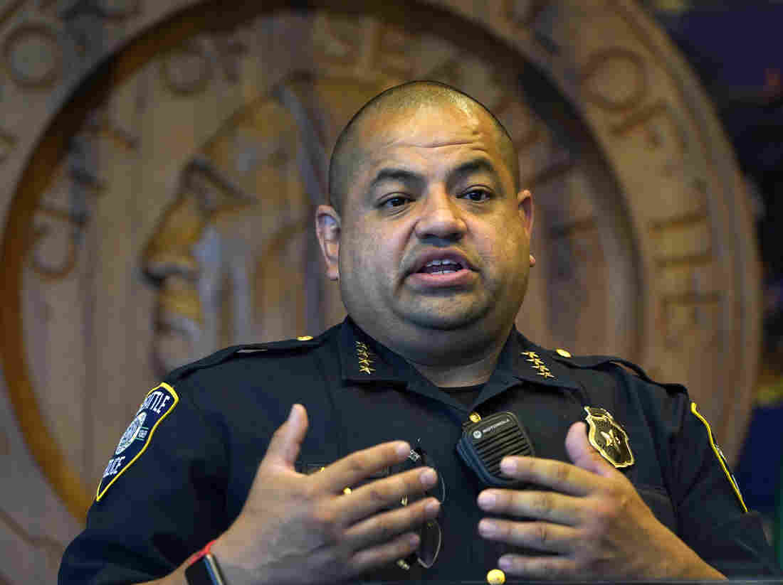Video Of Seattle Officer Rolling Bicycle Over Protester's
Head Leads To Suspension 1