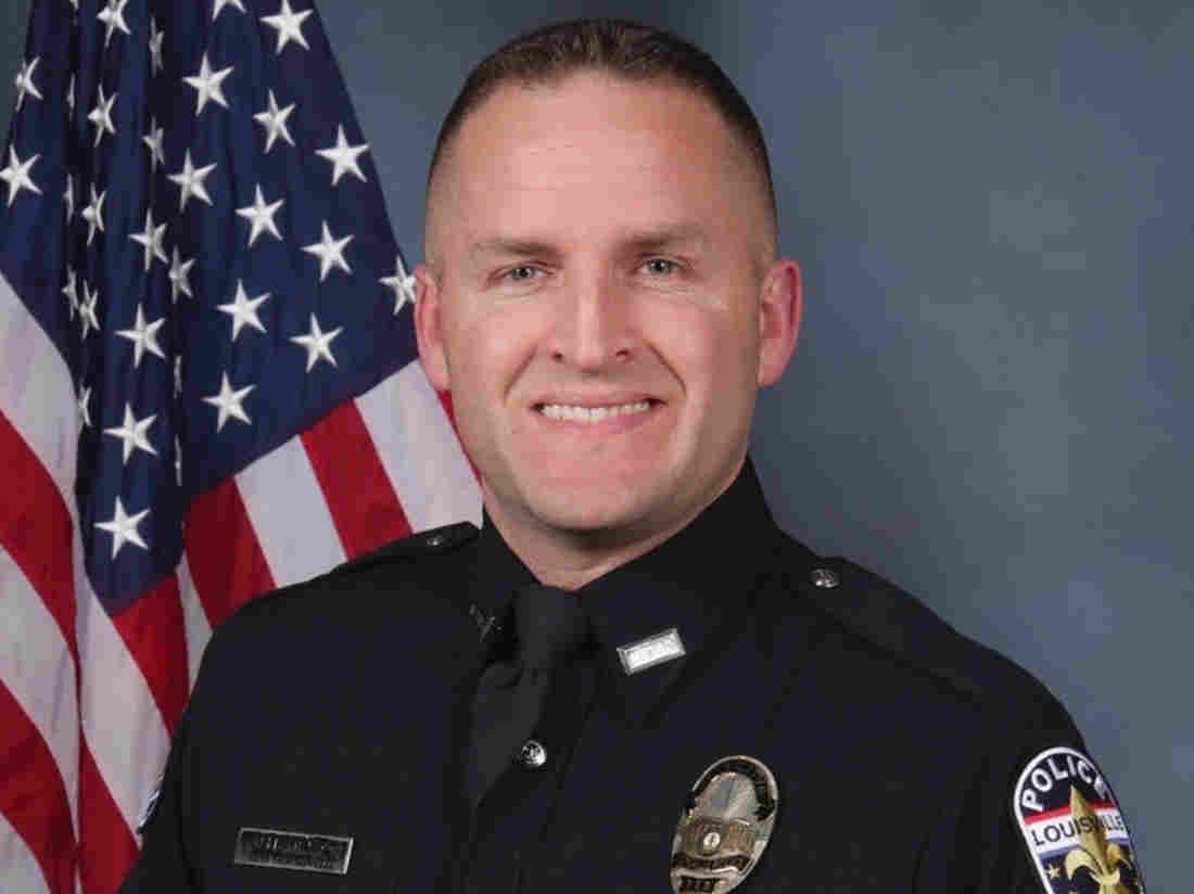 Officer Indicted In Breonna Taylor Case Pleads Not
Guilty 1