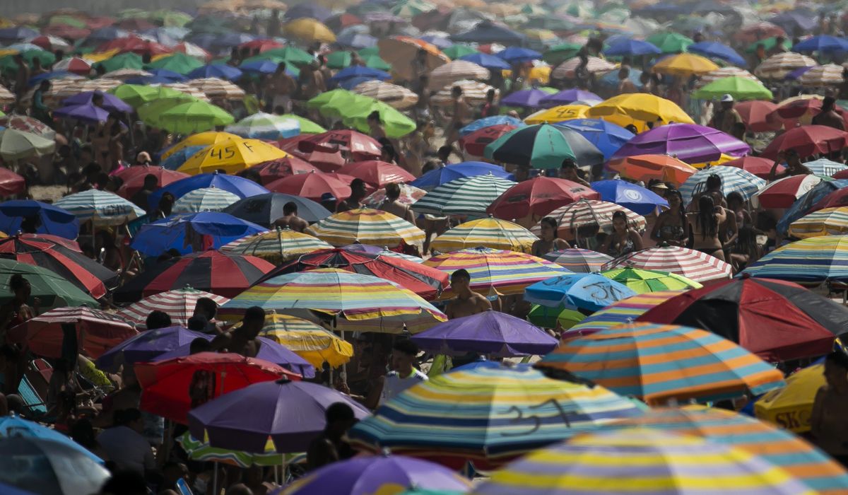 Quarantine-weary Brazilians head to beaches despite
warnings 1