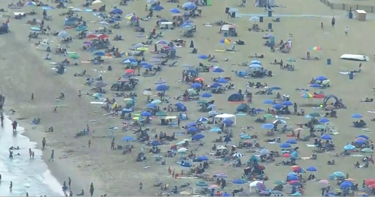 Officials warn of COVID-19 risks as Labor Day weekend gets
underway 1