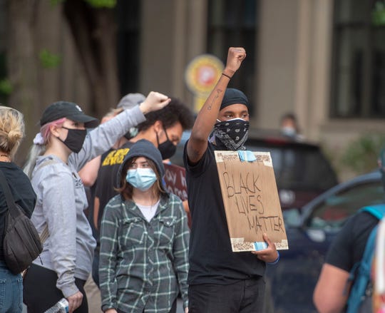 $1 million bail set for Lancaster protesters decried as
'blatantly unconstitutional' 1