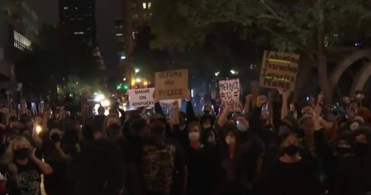 Breonna Taylor case sparks more protests after grand jury
decision 1