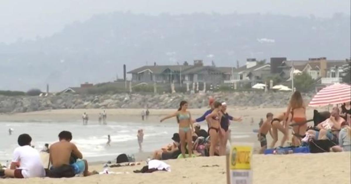 Health experts say Labor Day could be pivotal in containing
COVID-19 this fall 1