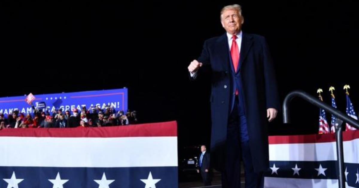 Trump clashes with top medical advisers on coronavirus
vaccine timeline 1