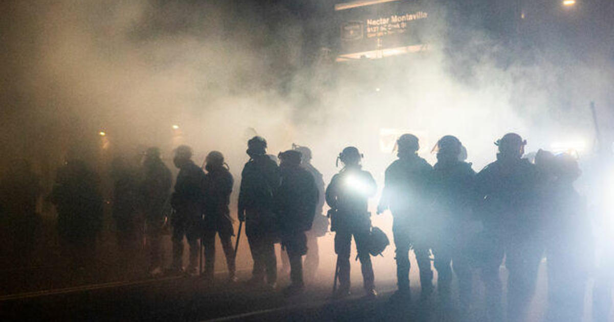 Washington Post details how secretive federal agents
detained Portland protesters 1 Washington Post details how secretive federal agents
detained Portland protesters 1