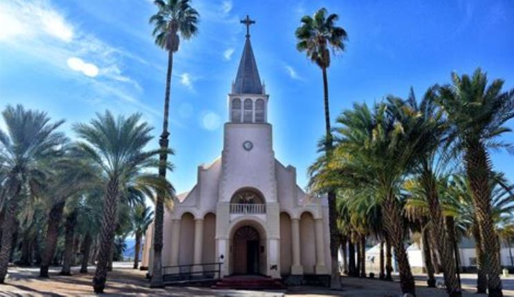 Idaho police nab worshippers at outdoor worship event for
violating mask-wearing mandate 1
