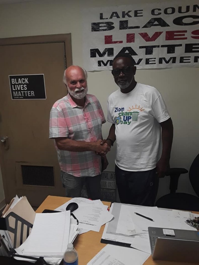 After White Man Tells Black Protester To 'Go Back To
Africa,' Another Conversation Leads to Forgiveness,
Understanding 1