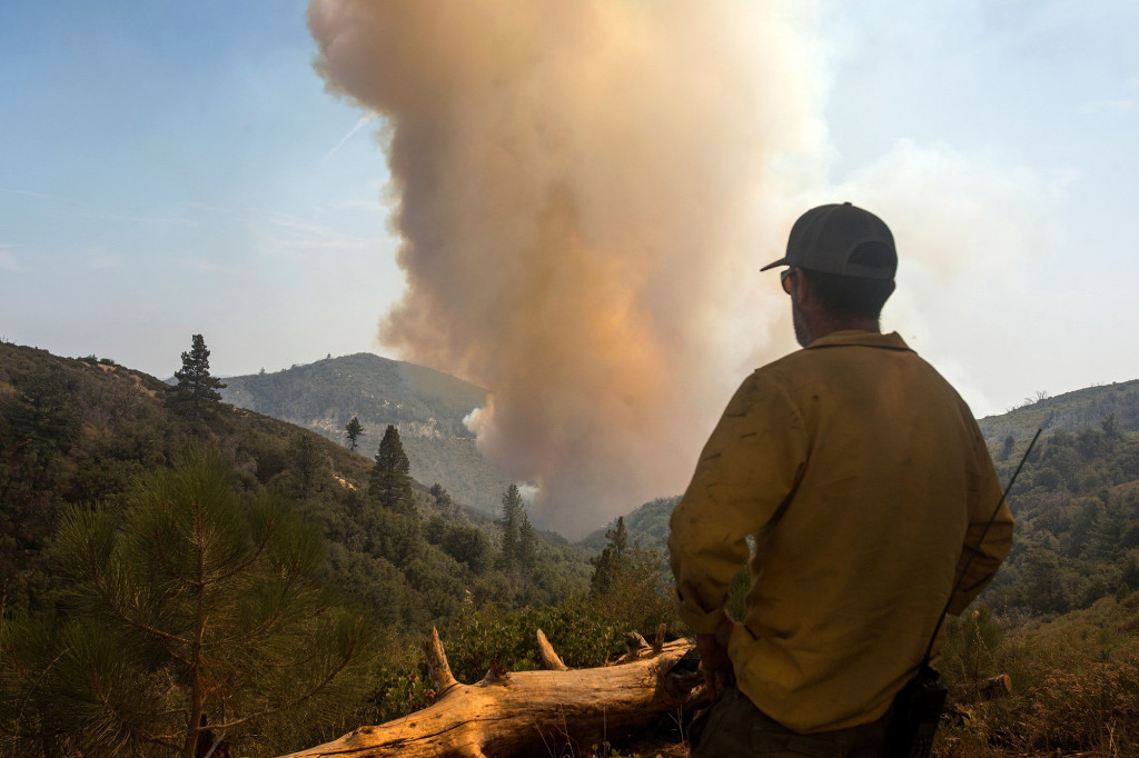 Wildfire smoke could increase risk of COVID-19 death 1
