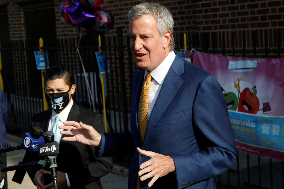 De Blasio vows to crack down on COVID-19 ‘clusters’ in
Brooklyn 1