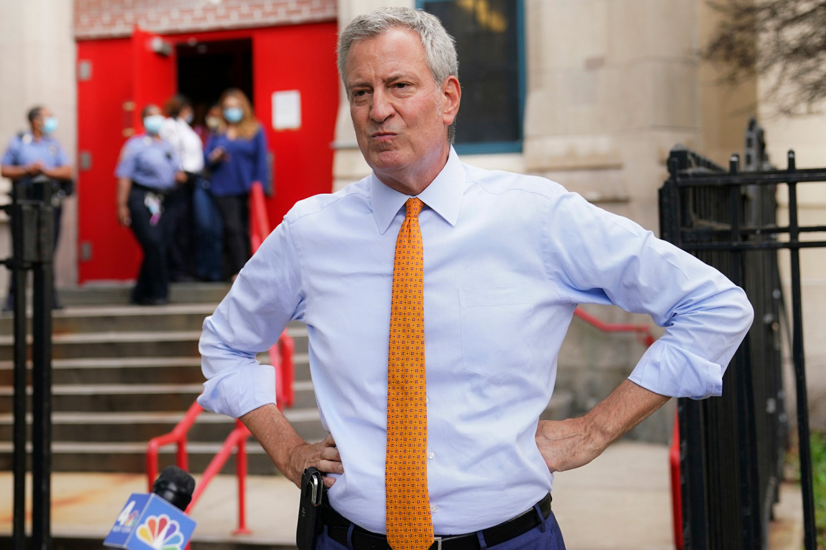 Mayor de Blasio says some DOE kids, staffers will test
positive for COVID-19 1