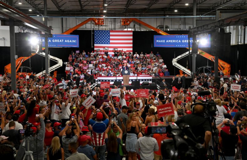 Trump's Nevada Rally Crowd Chants 'All Lives Matter' at BLM
Protesters 1