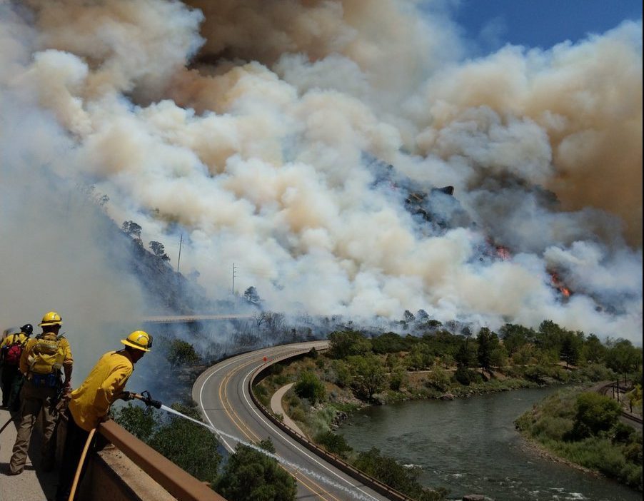 Westbound lanes of I-70 in Glenwood Canyon to reopen after
wildfire closure 1