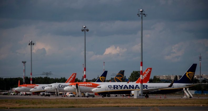 Airline Passenger With Chronic Asthma Forced to Wear Mask
After Pilot Rejects Exemption Card 1