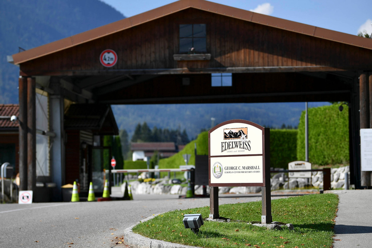US woman accused of sparking COVID-19 outbreak in German ski
town 1