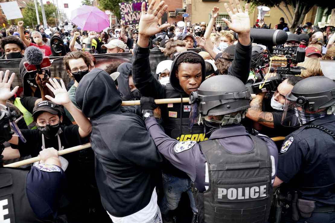 Kentucky Bill Would Criminalize Insulting, Taunting Police
Officers 1