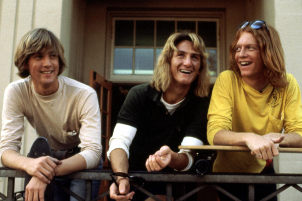 ‘Fast Times at Ridgemont High’ Table Read: How to Watch
Jennifer Aniston, Brad Pitt, and More Relive the 1982
Classic 1
