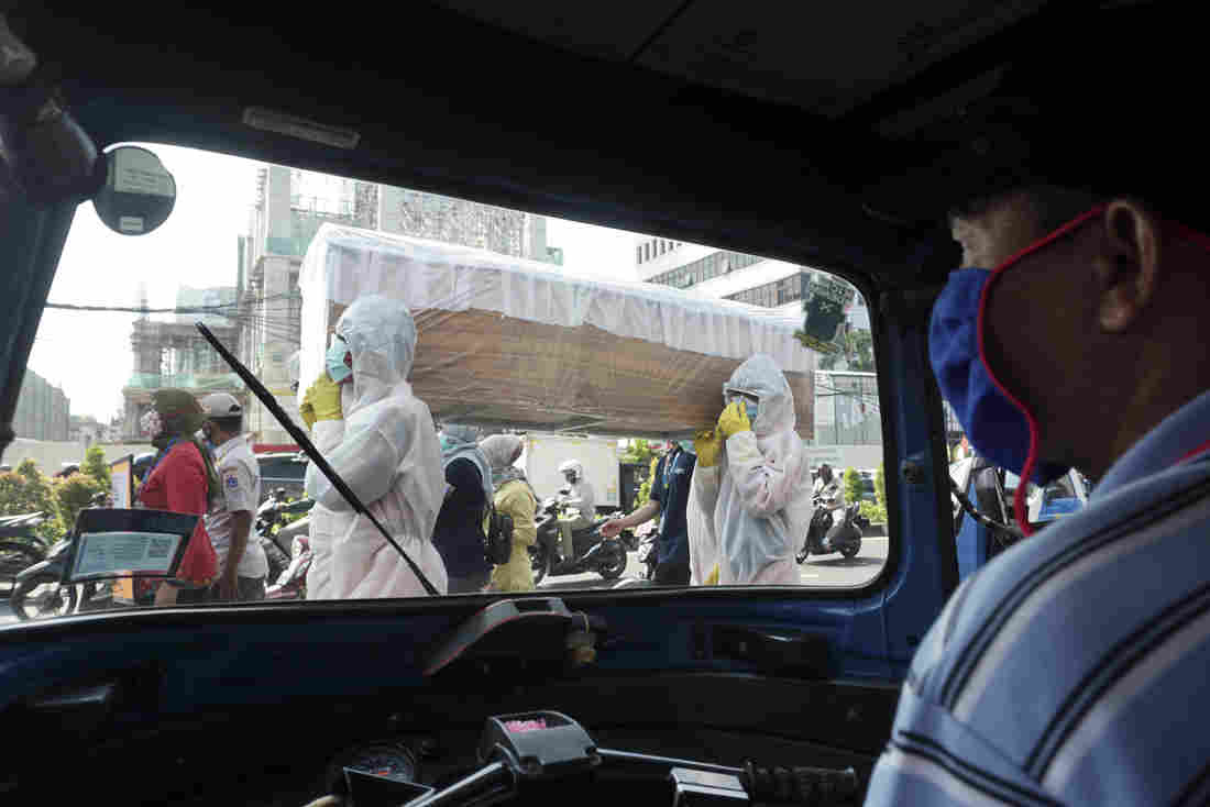 Can A Parade Of Coffins Scare People Into Wearing
Masks? 1