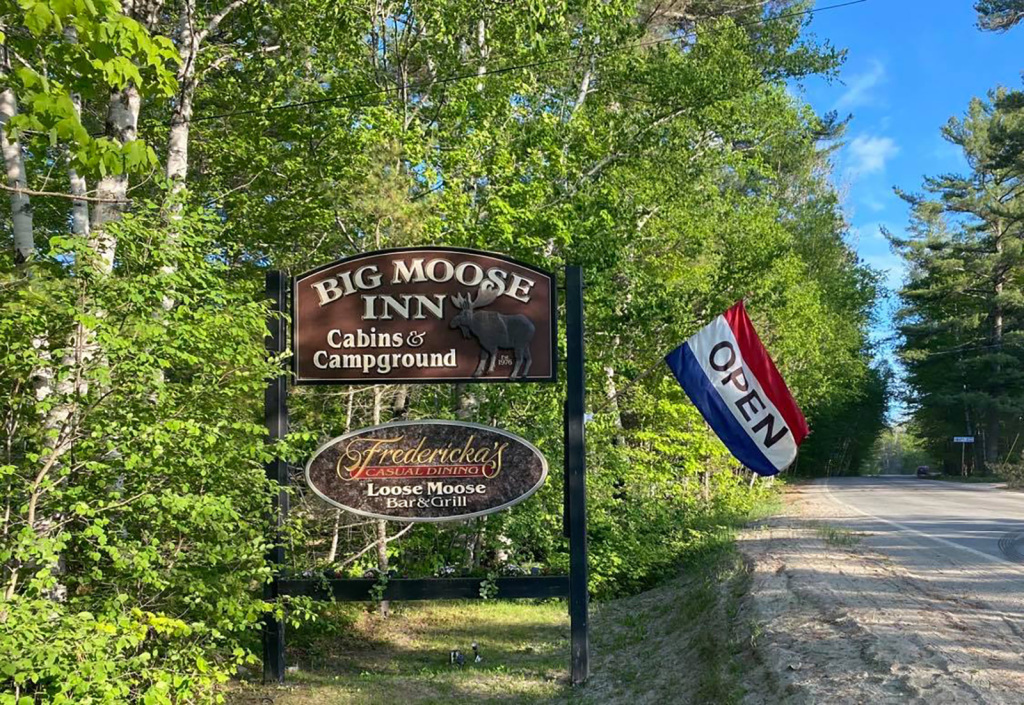 A Maine wedding is linked to 176 coronavirus cases and the
deaths of 7 people who didn’t attend 1