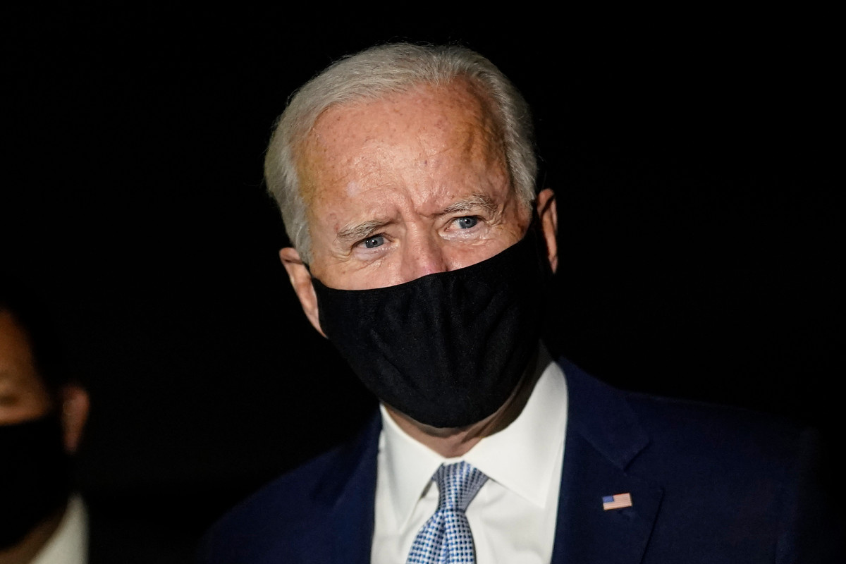 Joe Biden says he would mandate mask use on federal
property 1