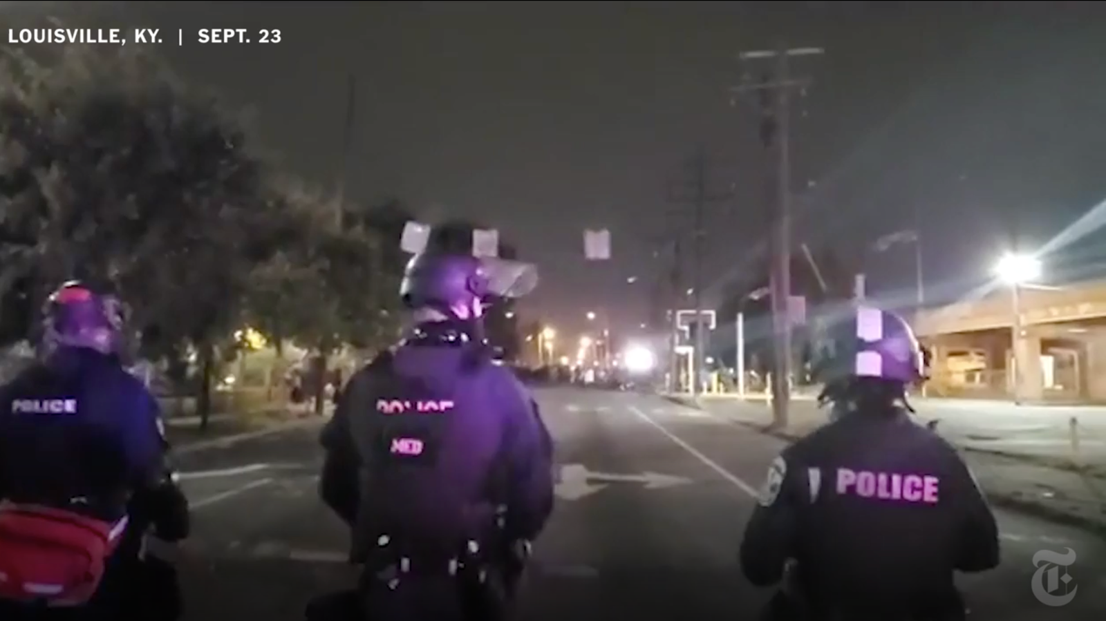 Videos Show Gunman Firing at Police During Louisville
Protest 1