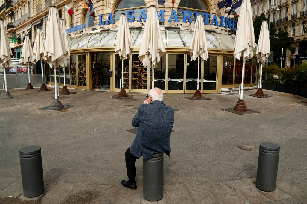 COVID-19 restrictions tighten in France as cases
spike 1