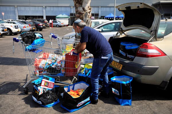 Israelis Prepare to Celebrate the Year’s Holiest Days Under
Lockdown 1
