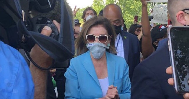Pelosi: Trump Gathering People without Mask or Distancing
for Speech 'Slapped Science Right in the Face' 1