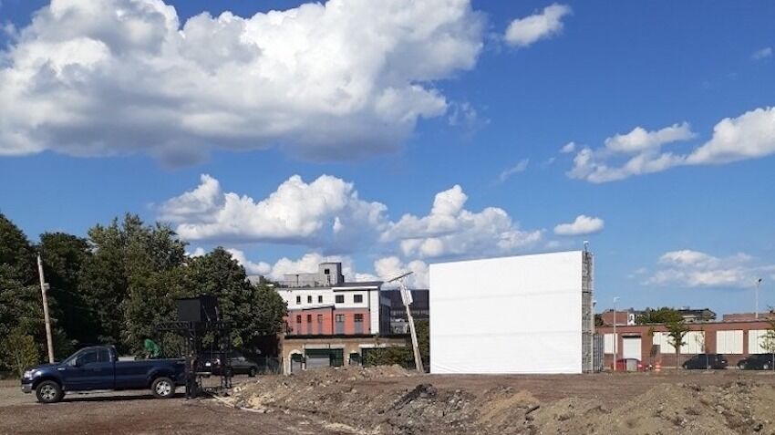 A new pop-up drive-in movie theater is now open in
Roxbury 1