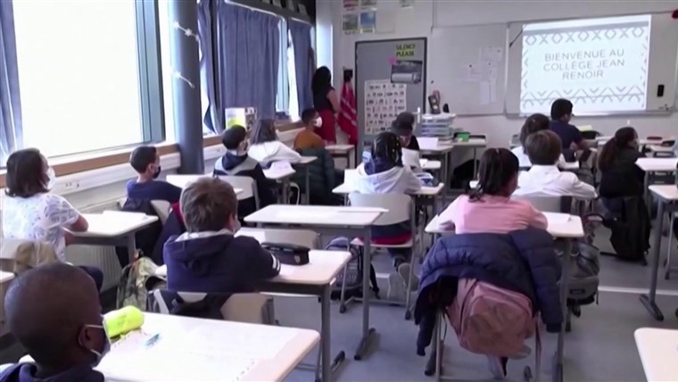 As schools spend big on temperature check tech, experts
warn: They won't work 1