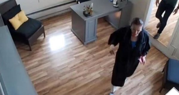 Video: Pelosi Busted Getting a Fancy ‘Wash and Blow Out’ at
Closed Salon with No Mask, Listen to Her Failed Explanation 1