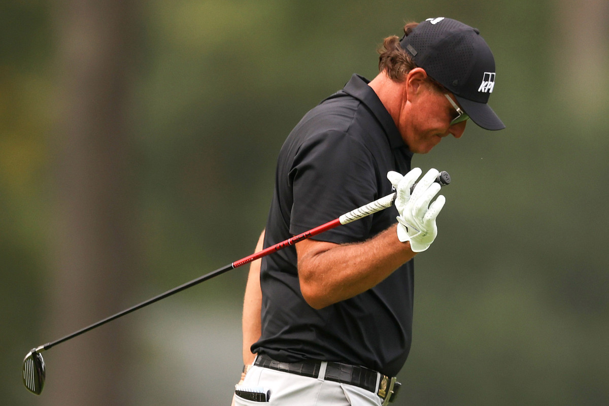 Phil Mickelson reaches US Open breaking point: ‘So sick of
this’ 1