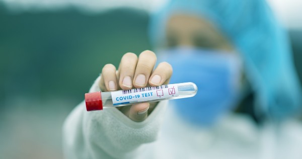 Scientists demand retraction of study backing top COVID-19
test 1