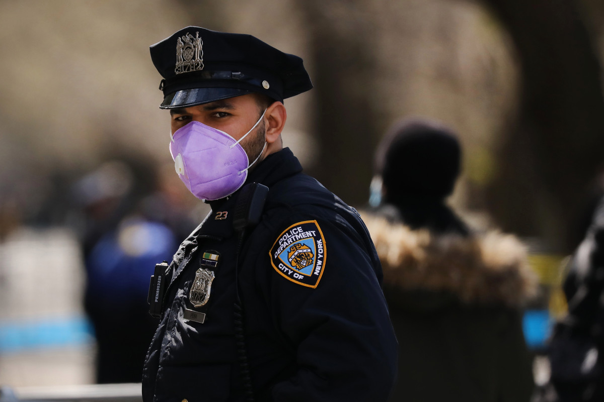 COVID-19 is the leading cause of death for US police
officers in 2020 1