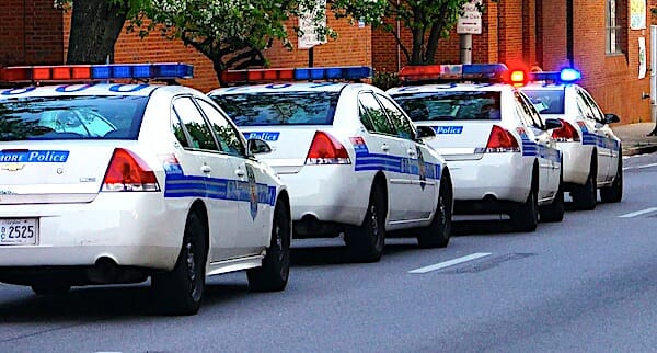 FBI warns gangs have 'formed a pact' to attack police
officers 1