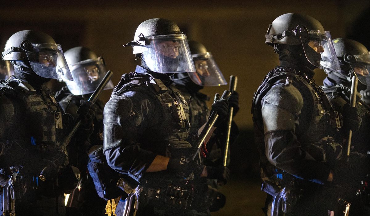 Oregon governor, others call for end to protest
violence 1