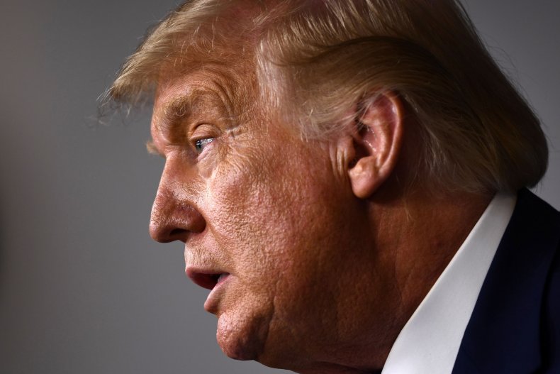 Trump Touts 'VERY High Marks' for Coronavirus Handling,
Doesn't Say Who From 1