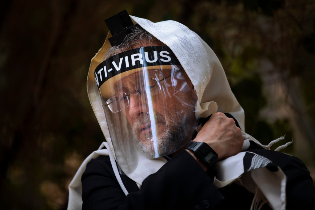 Israel tightens restrictions as coronavirus cases
soar 1