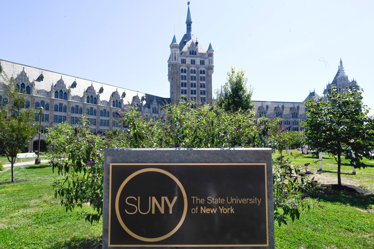 SUNY Albany reports ‘very concerning’ coronavirus
outbreak 1