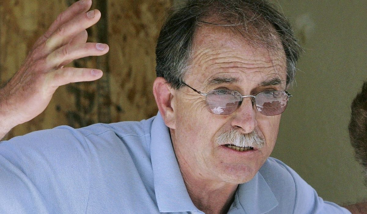 Tax protester in 2007 armed standoff to remain in
prison 1
