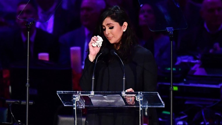 Vanessa Bryant sues L.A. sheriff's office over Kobe Bryant
helicopter crash photos 1