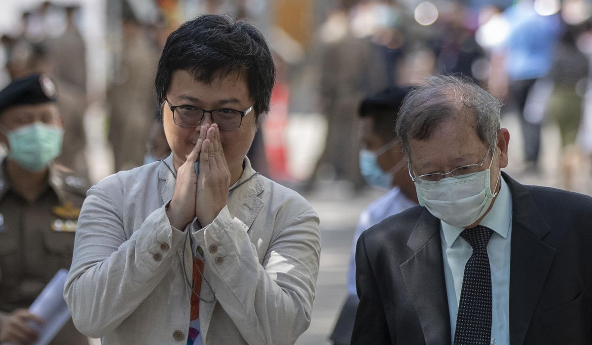 2 top Thai pro-democracy protesters released from
jail 1