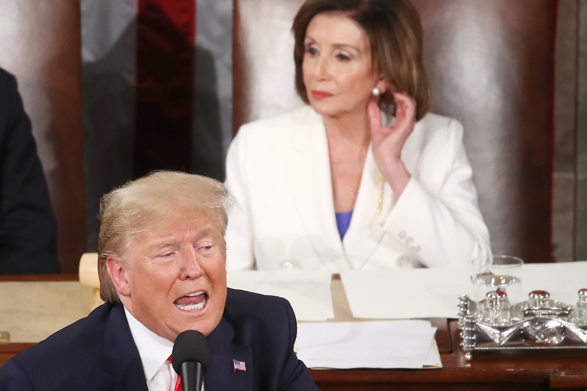 Trump blasts Nancy Pelosi for maskless salon visit that
flouted COVID-19 rules 1