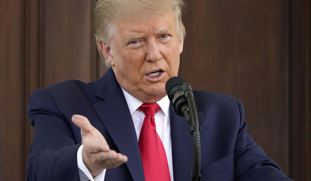COVID-19 vaccine latest flashpoint in White House
campaign 1