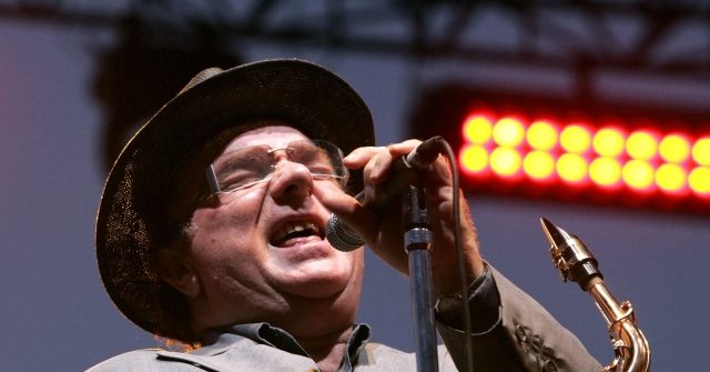 Grammy-Winner Van Morrison Protests Lockdowns with Anthem
'Born to Be Free' 1
