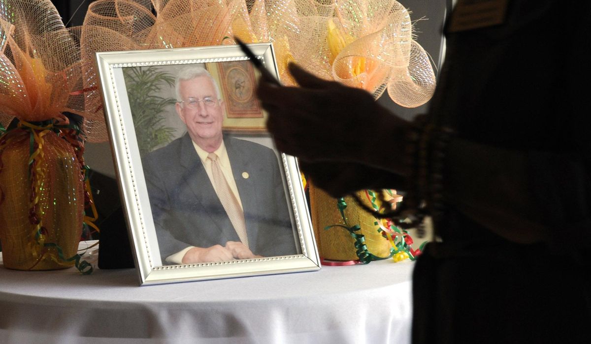 Death of longtime mayor from COVID-19 stuns Alabama
town 1