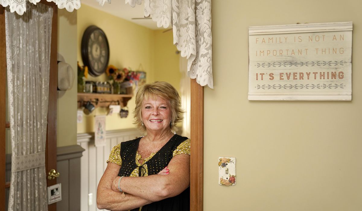 Teacher departures leave schools scrambling for
substitutes 1