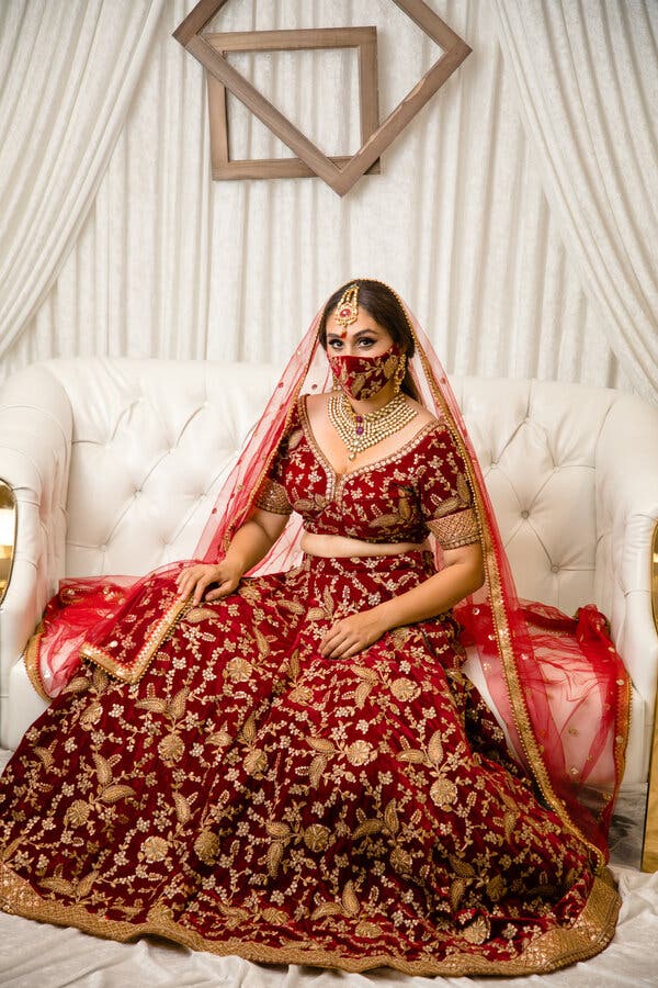 Fashion Forward Bridal Masks for Your Walk Down the
Aisle 1
